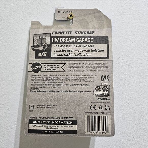 Hotwheels Red Corvette Stingray - Picture 5 of 5